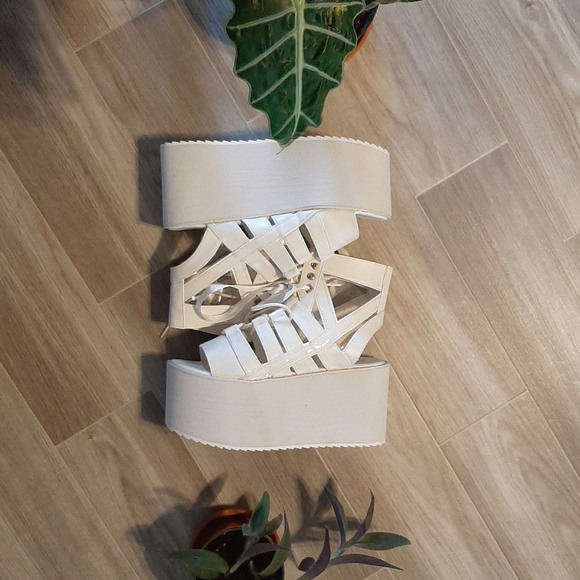 Y.R.U Medusa chunky platform lace ups - Picture 5 of 8